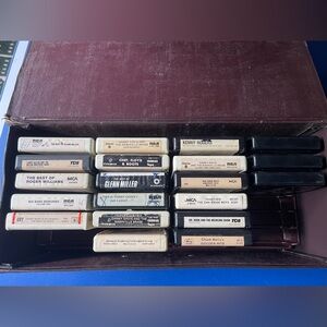 Vintage 8-Track Tape Collection - Country with Travel case 20 tapes
